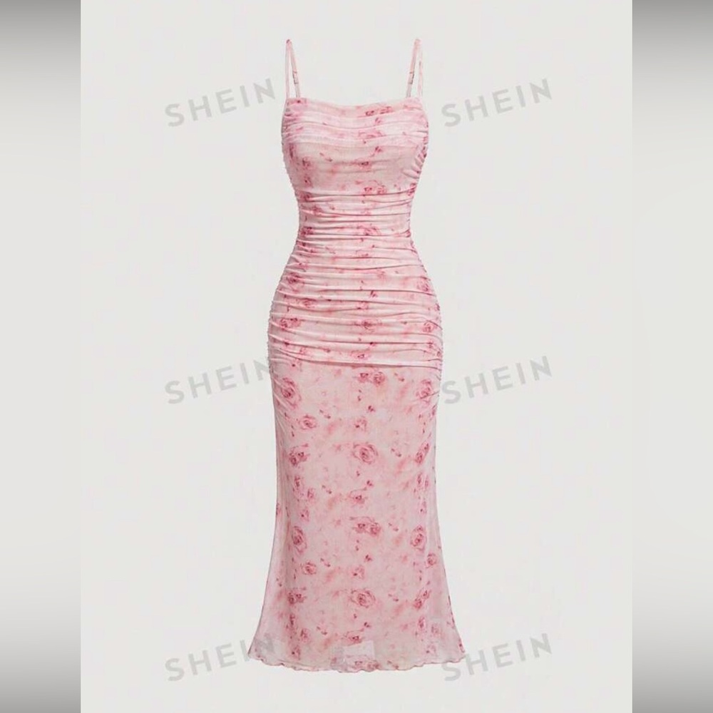 This dress is naturally ruffled(Not wrinkled)this is a xs, I’m a s and it fit me